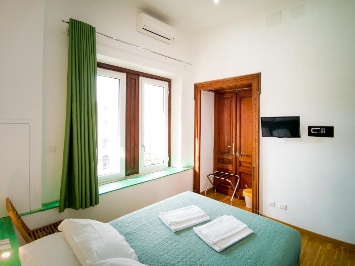 5 Sirene Bed and Breakfast Napels Buitenkant foto